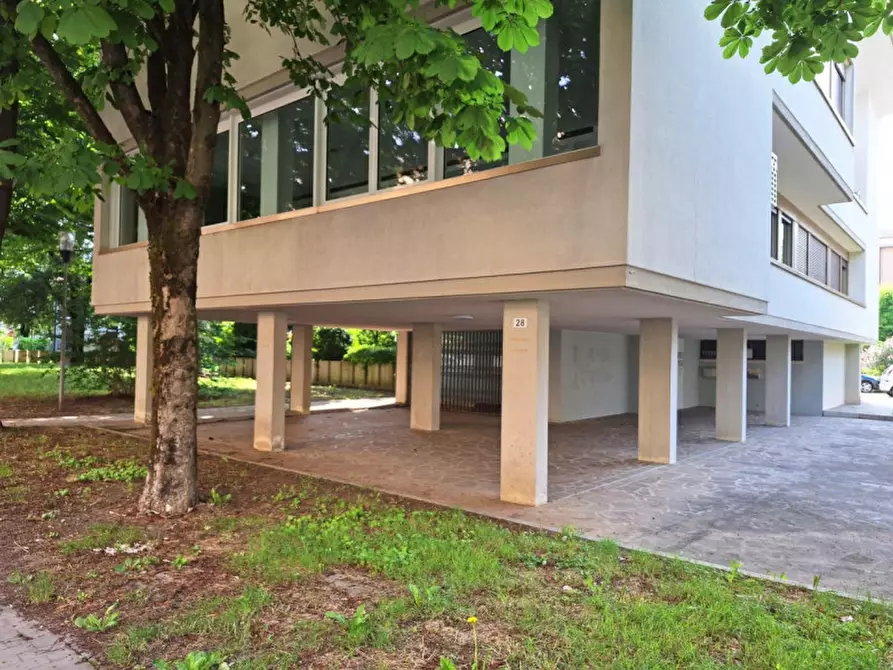 Immagine 1 di Negozio in vendita  in via Botticelli, N. snc a San Donà Di Piave