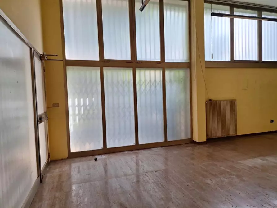 Immagine 6 di Negozio in vendita  in via Botticelli, N. snc a San Donà Di Piave