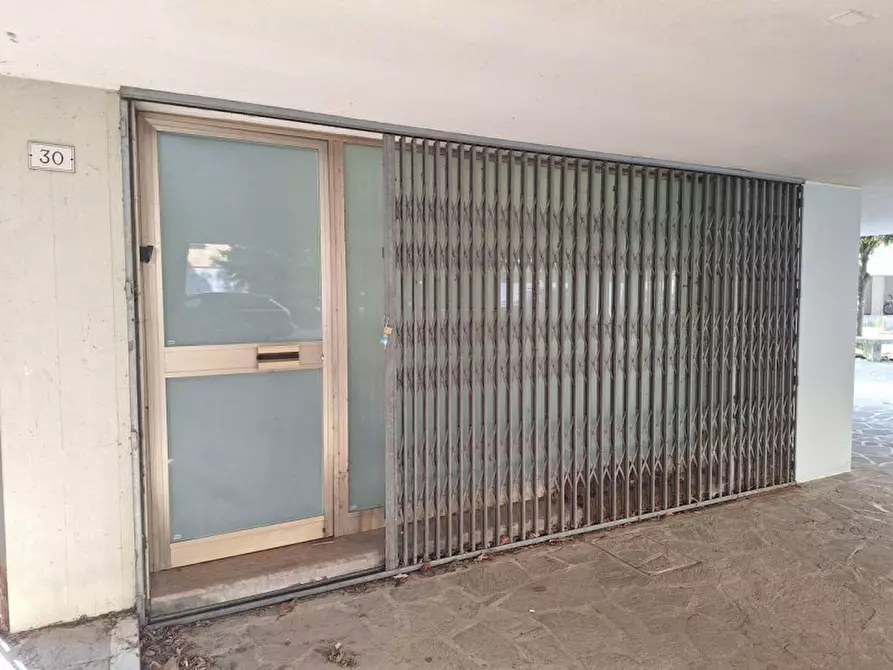 Immagine 10 di Negozio in vendita  in via Botticelli, N. snc a San Donà Di Piave