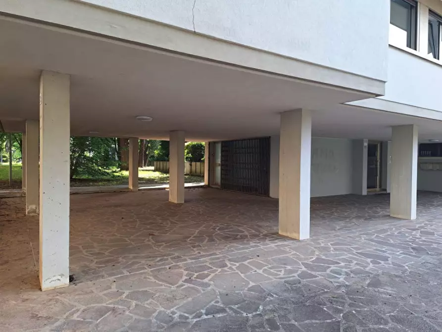 Immagine 11 di Negozio in vendita  in via Botticelli, N. snc a San Donà Di Piave