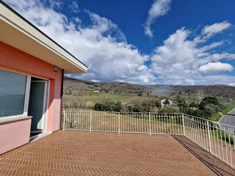 Immagine 2 di Magazzino in vendita  in Loclità San Giustino Valdarno, Via Coppi, N. 8-10 a Loro Ciuffenna