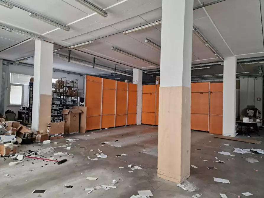 Immagine 4 di Magazzino in vendita  in Loclità San Giustino Valdarno, Via Coppi, N. 8-10 a Loro Ciuffenna