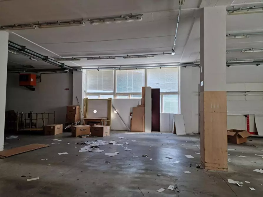 Immagine 5 di Magazzino in vendita  in Loclità San Giustino Valdarno, Via Coppi, N. 8-10 a Loro Ciuffenna