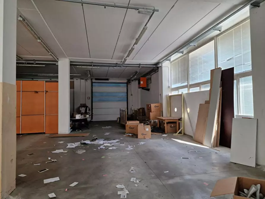 Immagine 8 di Magazzino in vendita  in Loclità San Giustino Valdarno, Via Coppi, N. 8-10 a Loro Ciuffenna