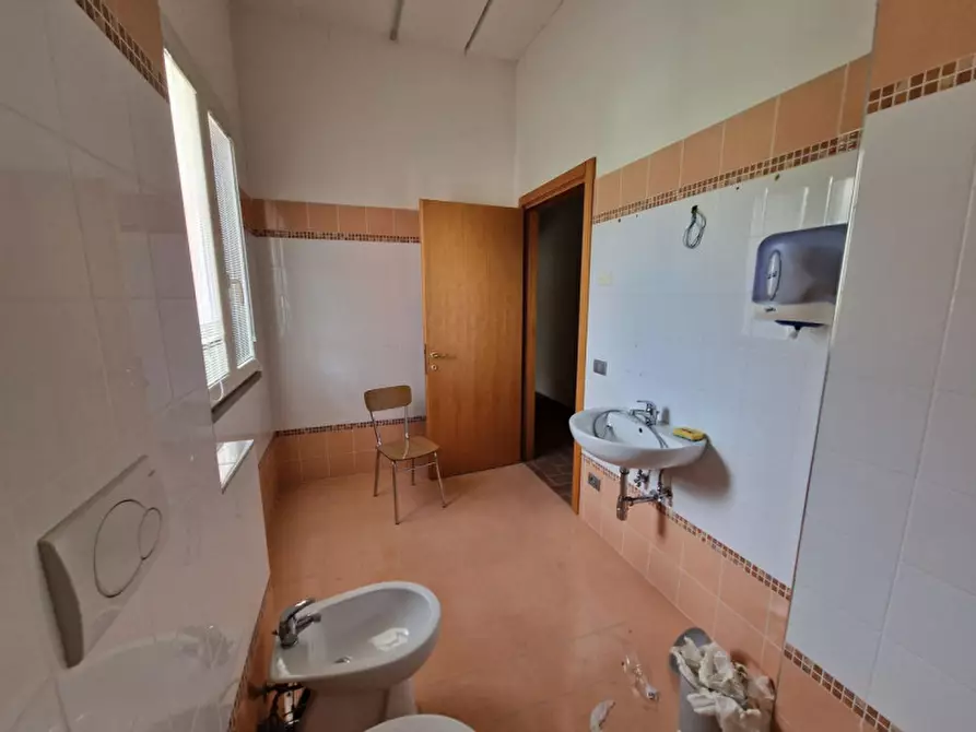 Immagine 14 di Magazzino in vendita  in Loclità San Giustino Valdarno, Via Coppi, N. 8-10 a Loro Ciuffenna