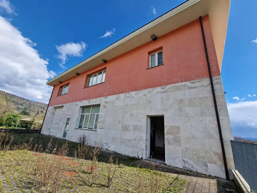 Immagine 18 di Magazzino in vendita  in Loclità San Giustino Valdarno, Via Coppi, N. 8-10 a Loro Ciuffenna