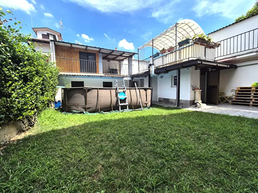 Immagine 3 di Casa bifamiliare in vendita  in Via Sant'Antonio Da Padova 31 a Cornaredo