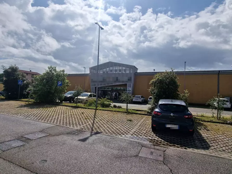 Immagine 3 di Negozio in vendita  in Narni a Narni