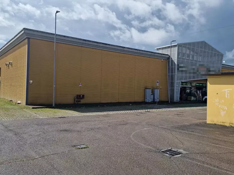 Immagine 10 di Negozio in vendita  in Narni a Narni