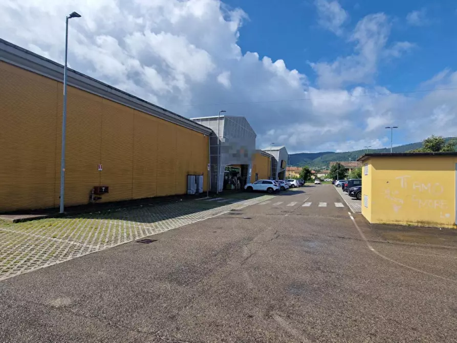 Immagine 12 di Negozio in vendita  in Narni a Narni