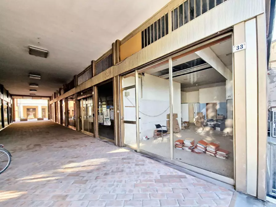 Immagine 6 di Ufficio in vendita  in Via Emilia Interna, N. 29-31-33 a Castel Bolognese