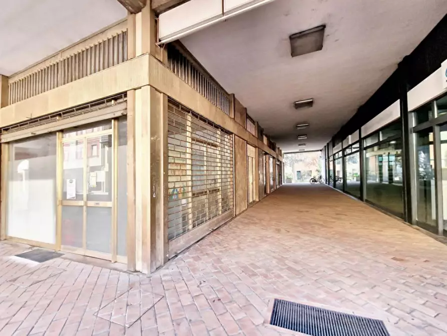 Immagine 9 di Ufficio in vendita  in Via Emilia Interna, N. 29-31-33 a Castel Bolognese