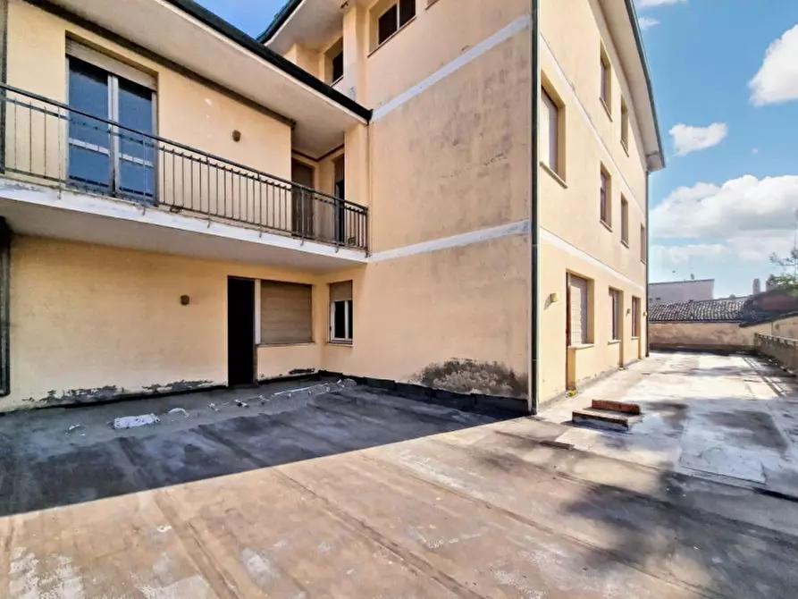 Immagine 13 di Ufficio in vendita  in Via Emilia Interna, N. 29-31-33 a Castel Bolognese