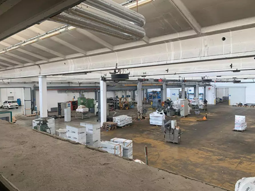 Immagine 13 di Capannone industriale in vendita  in Via Cavalieri di Malta, N. 8 a Torreglia