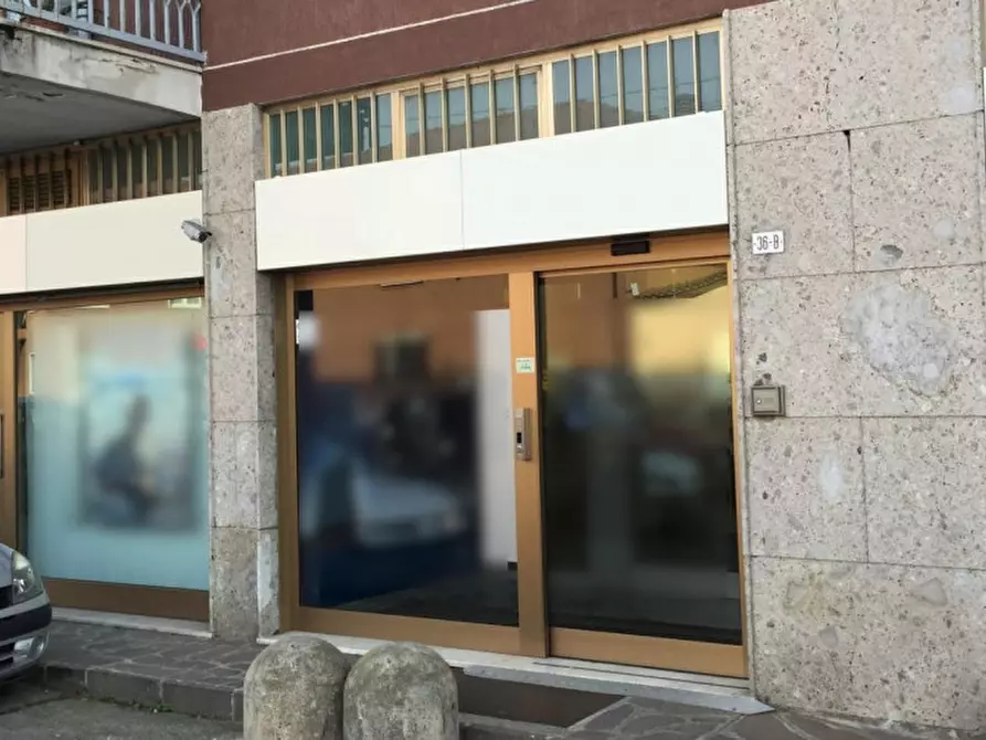 Immagine 2 di Ufficio in vendita  in Via V. Veneto, N. 36/B a Capriate San Gervasio