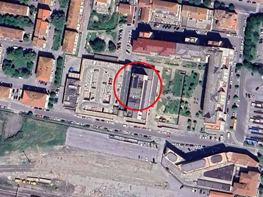 Immagine 23 di Negozio in vendita  in Via Brigate Partigiane, N. 2-4 a Pontedera