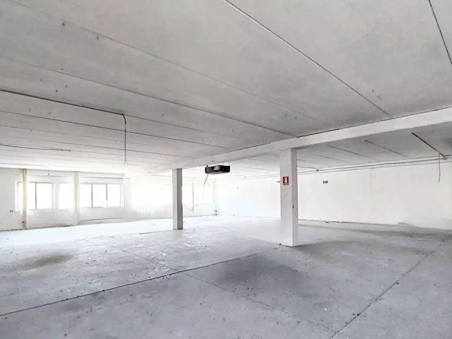 Immagine 2 di Capannone industriale in vendita  in Via Walter Tobagi, N. 65 a San Salvo