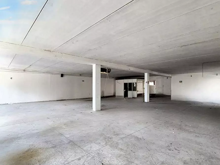 Immagine 3 di Capannone industriale in vendita  in Via Walter Tobagi, N. 65 a San Salvo