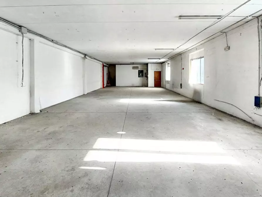 Immagine 9 di Capannone industriale in vendita  in Via Walter Tobagi, N. 65 a San Salvo