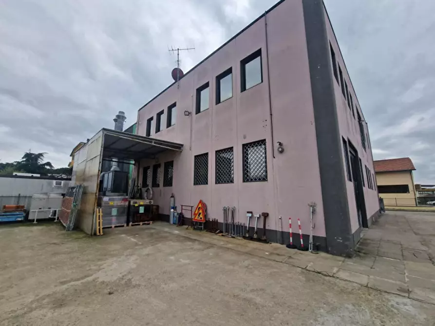 Immagine 3 di Capannone industriale in vendita  in Località Rigutino Ovest, N. 230 a Arezzo