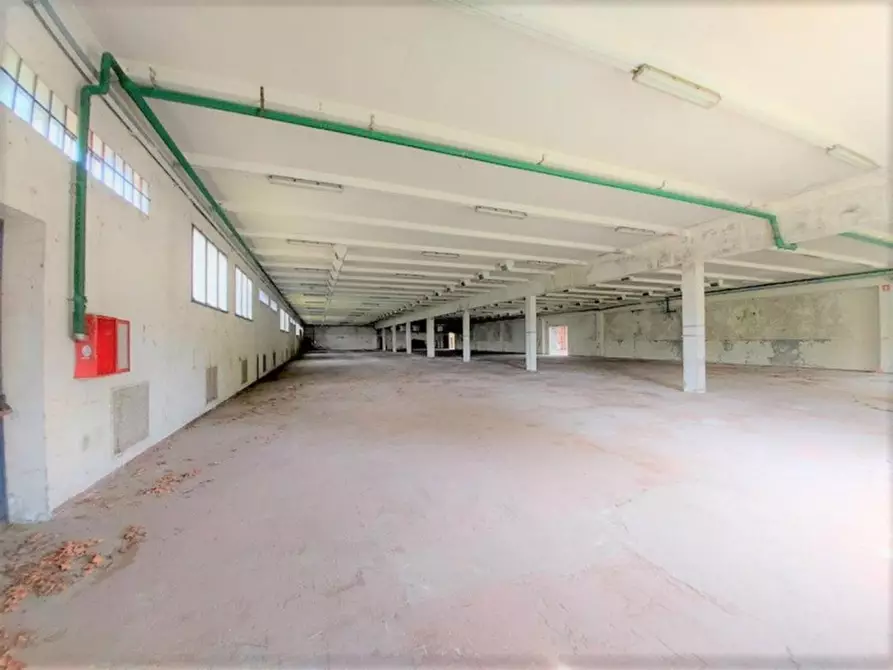 Immagine 3 di Capannone industriale in vendita  in Via Trecate, N. 19 a Romentino