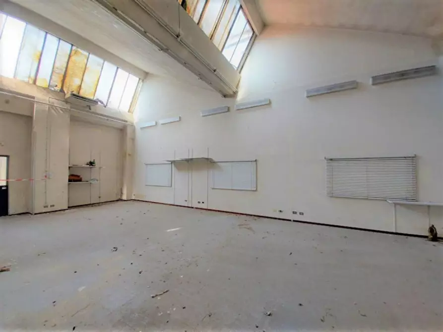 Immagine 5 di Capannone industriale in vendita  in Via Trecate, N. 19 a Romentino