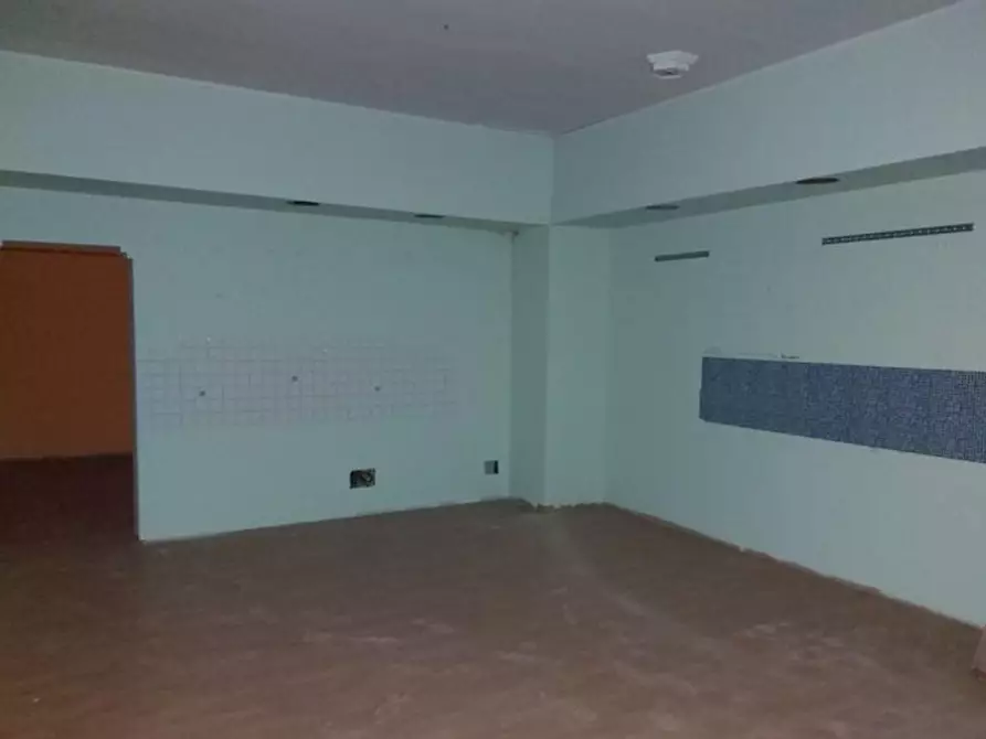 Immagine 12 di Negozio in vendita  in Contrada Savarino Niscima, N. 3 a Caltanissetta
