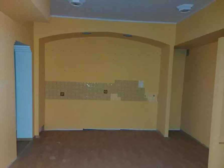 Immagine 13 di Negozio in vendita  in Contrada Savarino Niscima, N. 3 a Caltanissetta