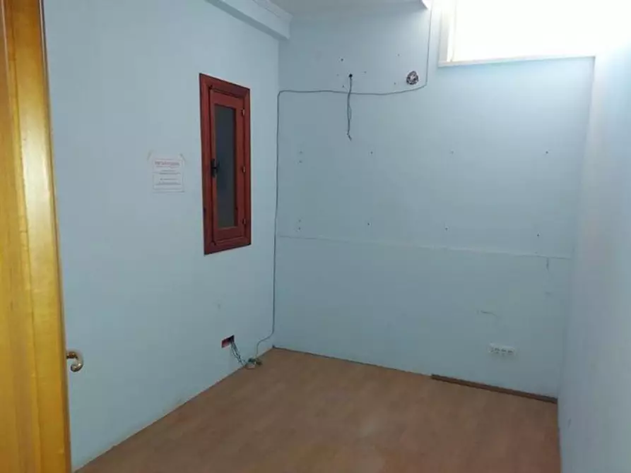 Immagine 16 di Negozio in vendita  in Contrada Savarino Niscima, N. 3 a Caltanissetta