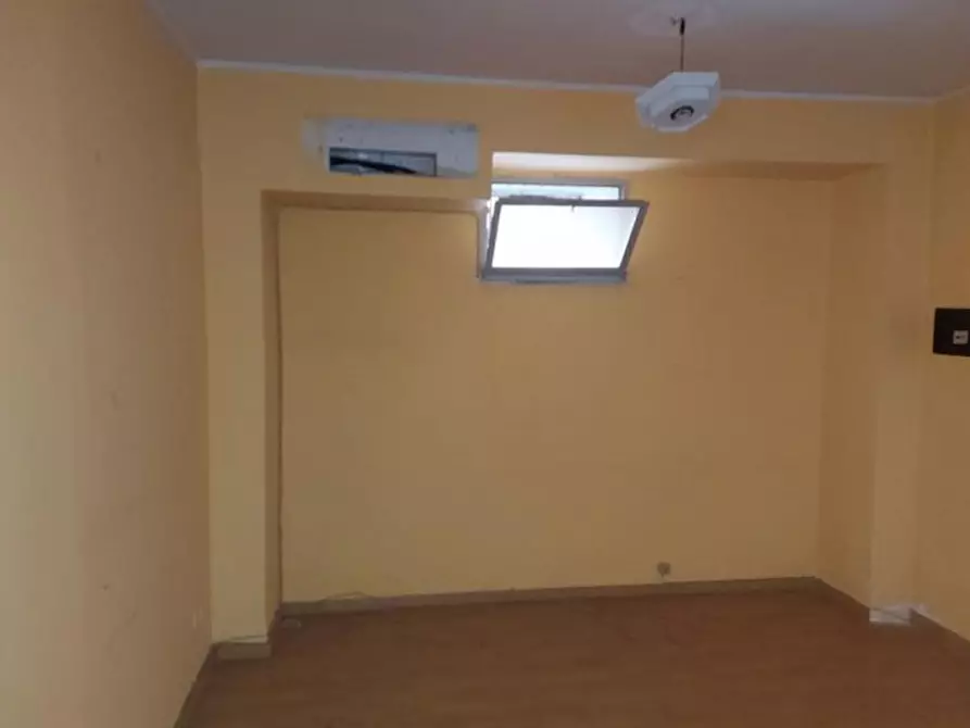 Immagine 19 di Negozio in vendita  in Contrada Savarino Niscima, N. 3 a Caltanissetta