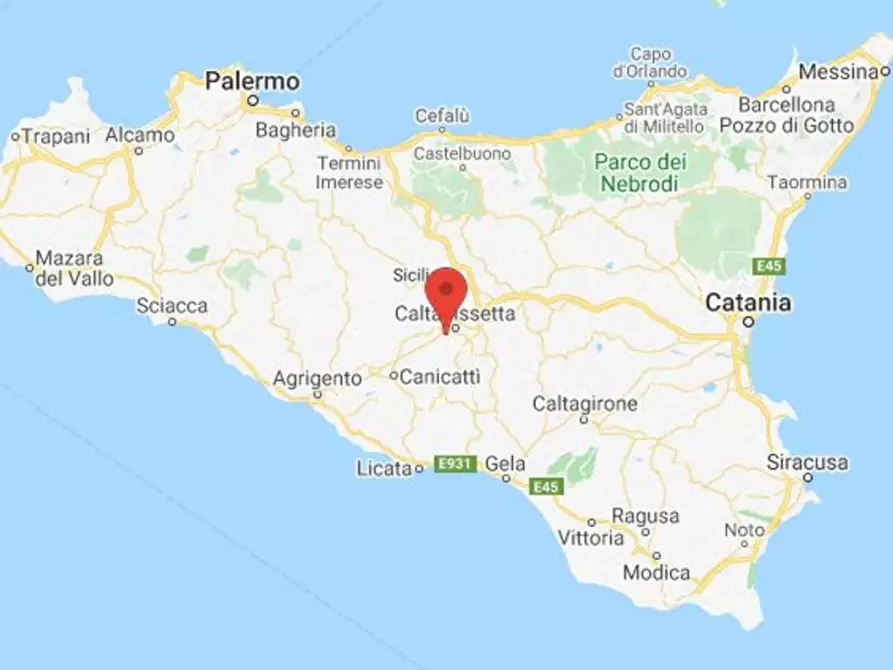 Immagine 24 di Negozio in vendita  in Contrada Savarino Niscima, N. 3 a Caltanissetta