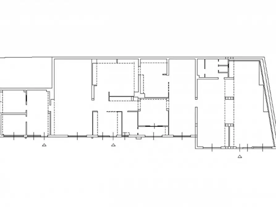 Immagine 25 di Negozio in vendita  in Contrada Savarino Niscima, N. 3 a Caltanissetta