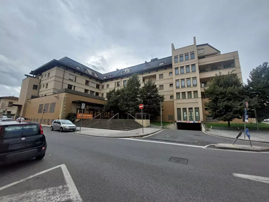 Immagine 7 di Negozio in vendita  in Via G. Pascoli, N. 44 a Montevarchi