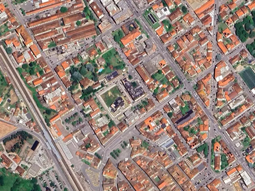 Immagine 16 di Negozio in vendita  in Via G. Pascoli, N. 44 a Montevarchi