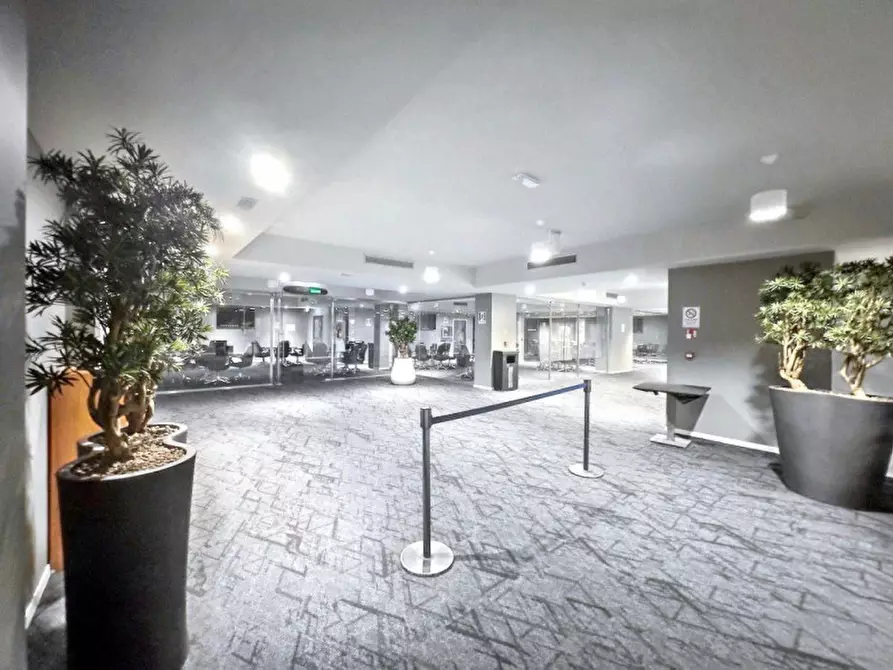 Immagine 13 di Negozio in vendita  in Viale Porta D'Europa, N. 4 a Lecce