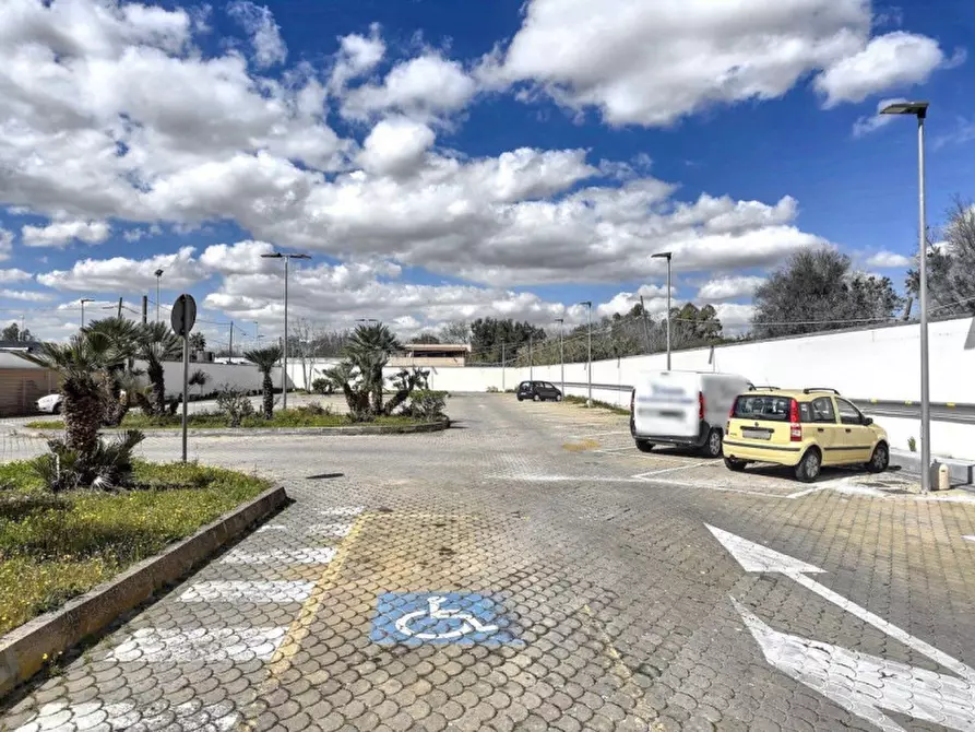 Immagine 21 di Negozio in vendita  in Viale Porta D'Europa, N. 4 a Lecce