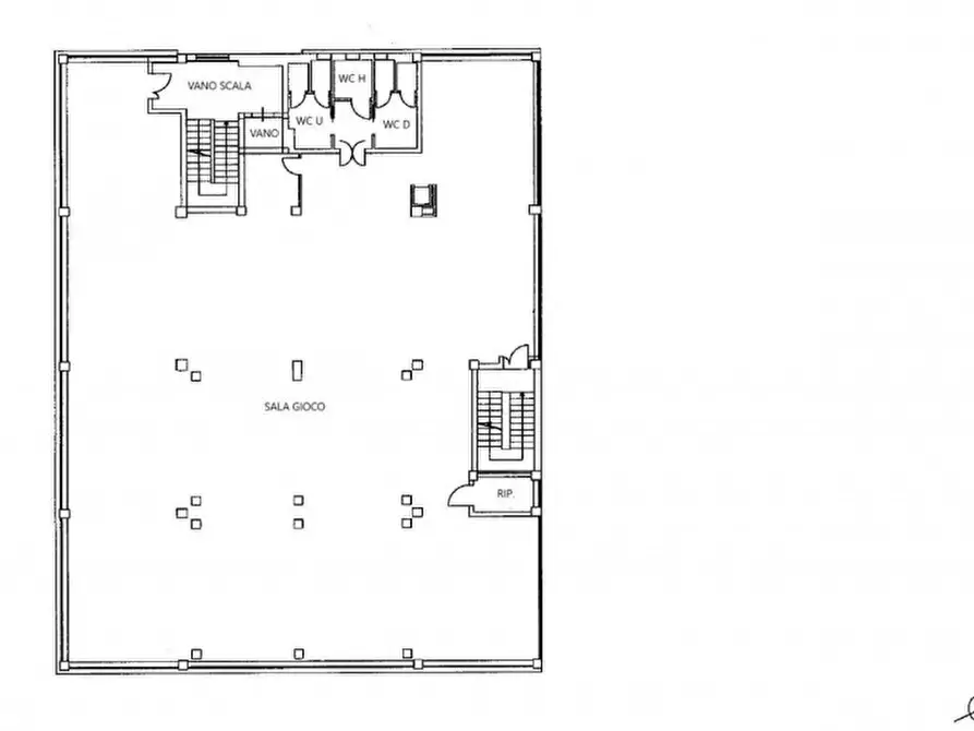Immagine 25 di Negozio in vendita  in Viale Porta D'Europa, N. 4 a Lecce