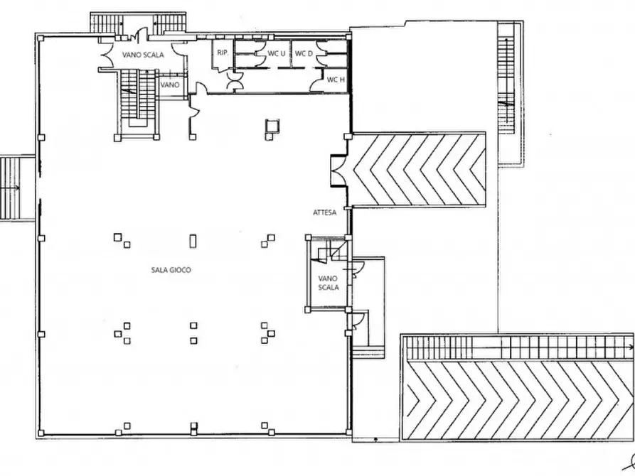 Immagine 26 di Negozio in vendita  in Viale Porta D'Europa, N. 4 a Lecce