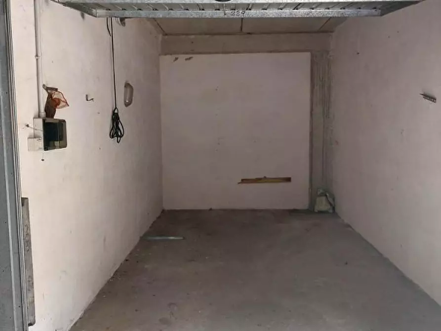 Immagine 2 di Posto auto in vendita  in Via dei Giardinetti, N. 158 a Roma