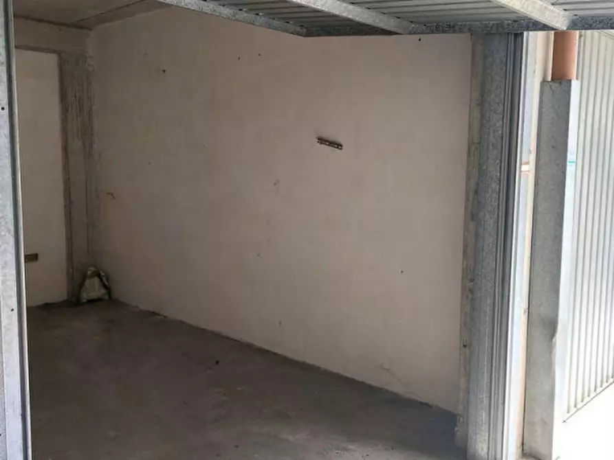 Immagine 4 di Posto auto in vendita  in Via dei Giardinetti, N. 158 a Roma