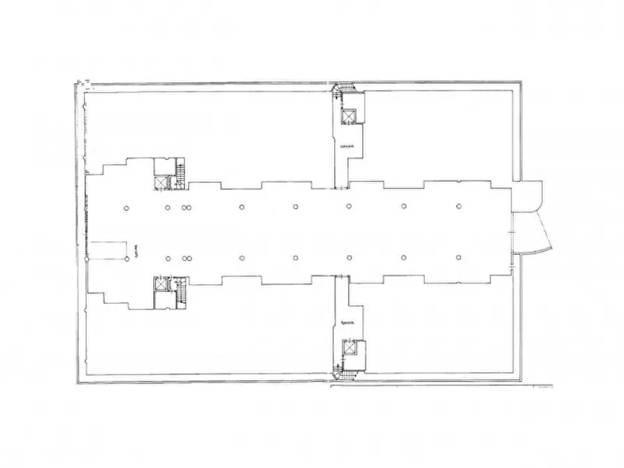 Immagine 22 di Negozio in vendita  in Via Montramito, N. 116 a Viareggio