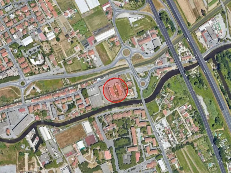 Immagine 27 di Negozio in vendita  in Via Montramito, N. 116 a Viareggio