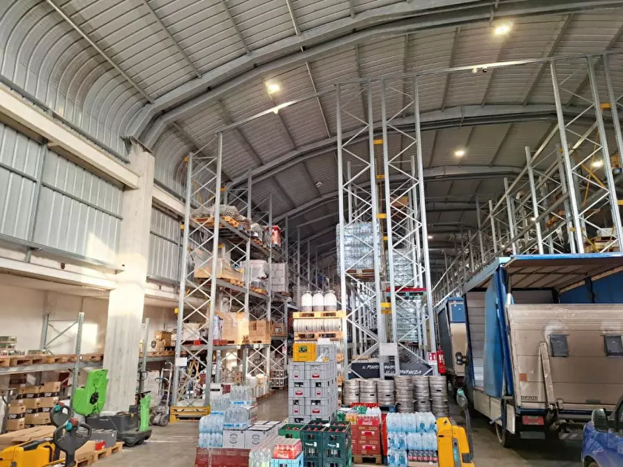Immagine 5 di Capannone industriale in affitto  in Via Napoli, 364, 70132 Bari BA, Italia a Bari