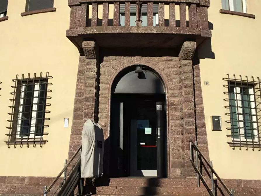 Immagine 3 di Ufficio in vendita  in Piazza Del Sagrato, N. 9 a Introbio