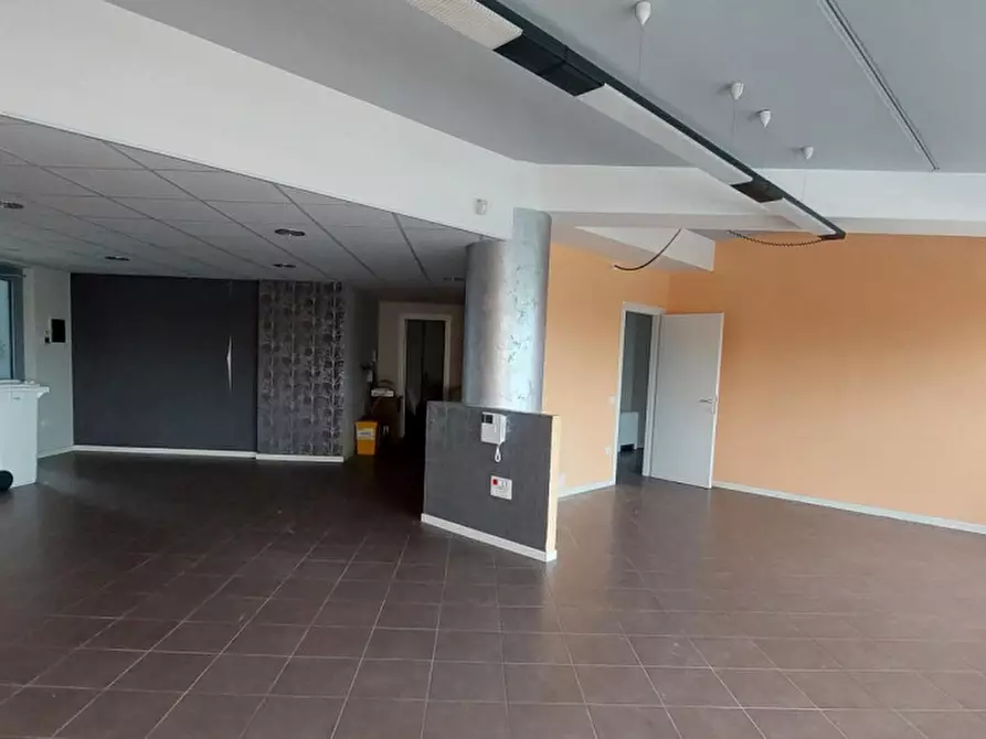 Immagine 3 di Ufficio in vendita  in Piazza J. F. Kennedy, N. snc a Avezzano