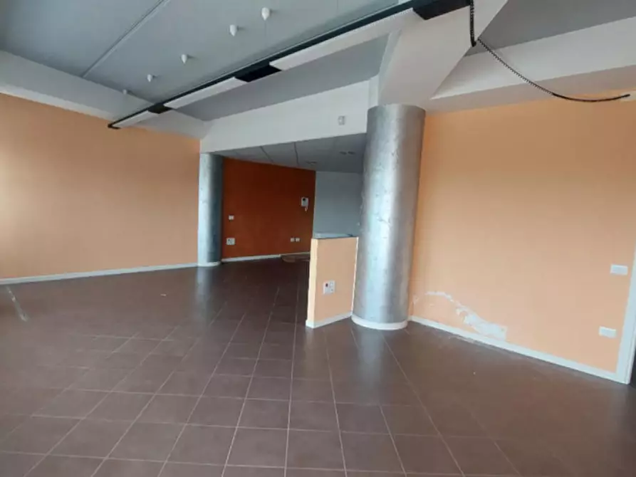 Immagine 4 di Ufficio in vendita  in Piazza J. F. Kennedy, N. snc a Avezzano