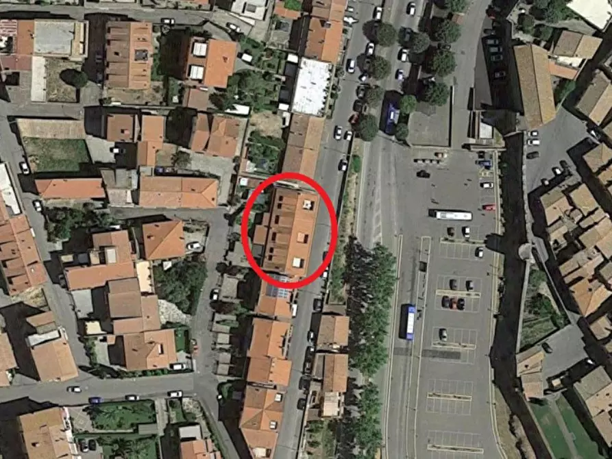 Immagine 2 di Negozio in vendita  in Via dell'Olivo, N. 30-32-34 a Tuscania