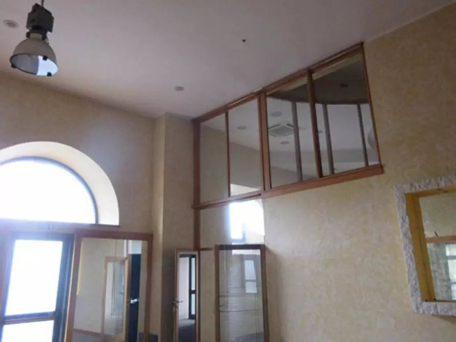 Immagine 6 di Negozio in vendita  in Via dell'Olivo, N. 30-32-34 a Tuscania