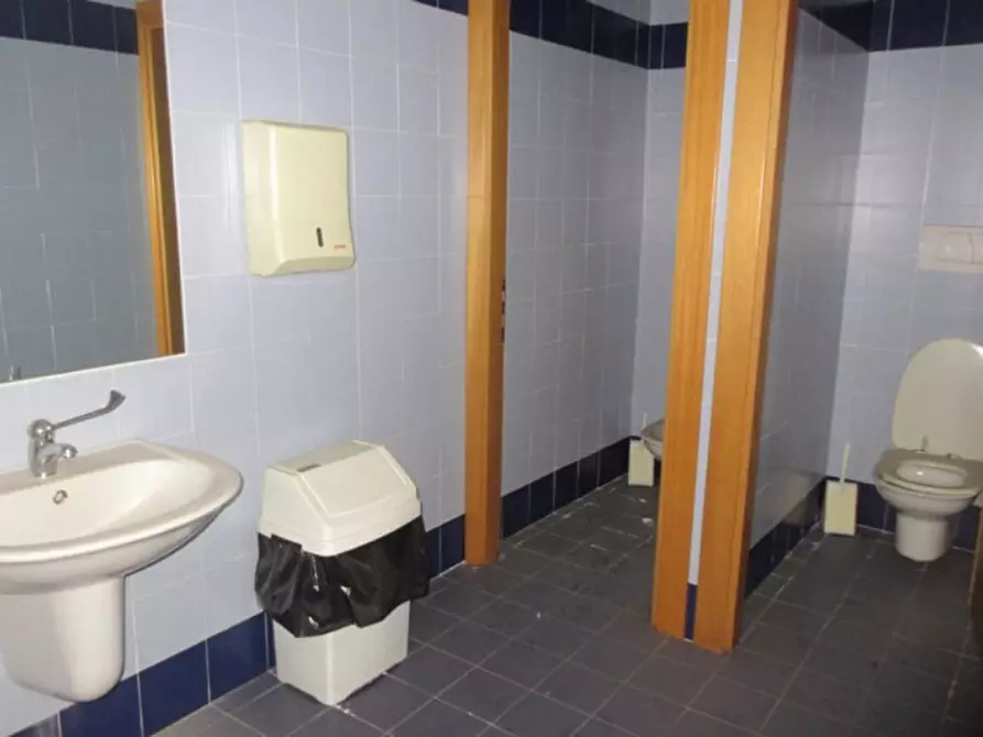 Immagine 12 di Negozio in vendita  in Via dell'Olivo, N. 30-32-34 a Tuscania