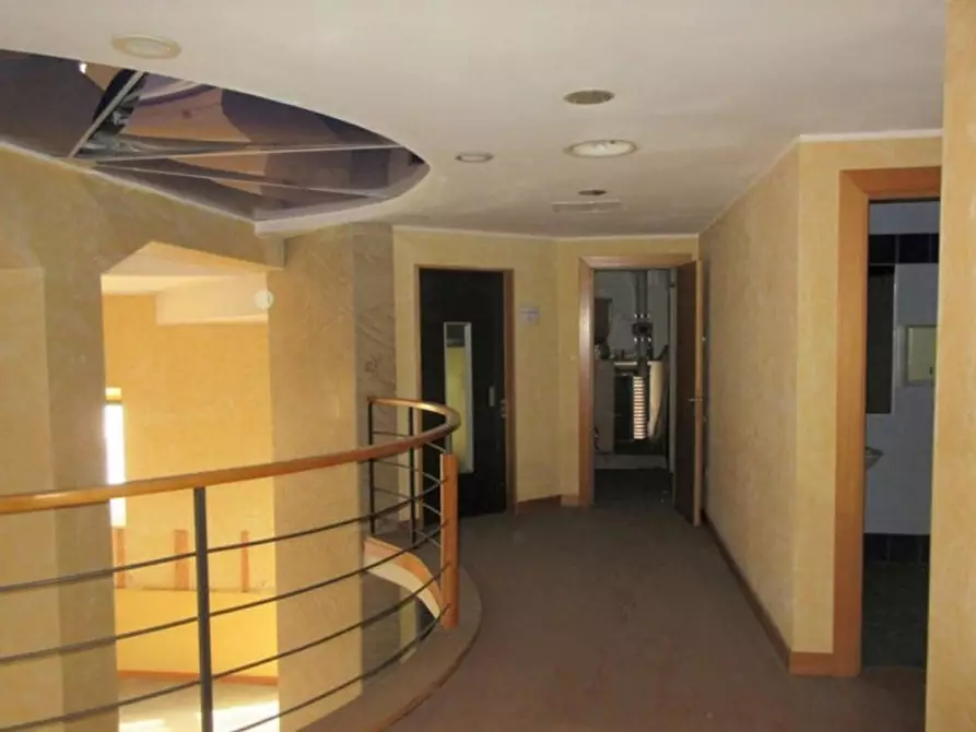 Immagine 13 di Negozio in vendita  in Via dell'Olivo, N. 30-32-34 a Tuscania